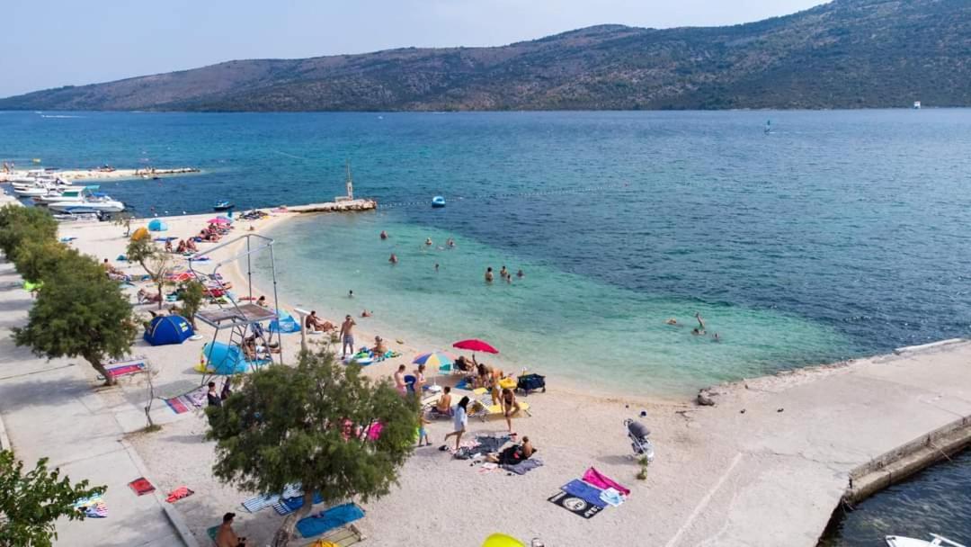 Apartment Mali Lovre *