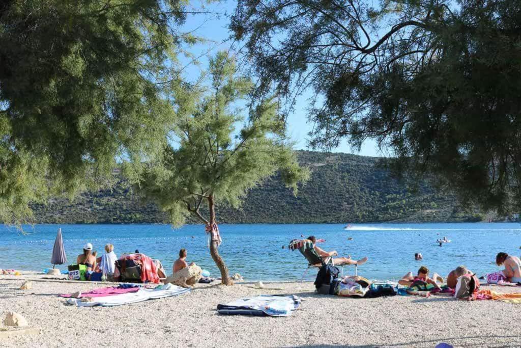 Apartment Mali Lovre